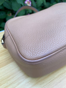 GUCCI Soho Disco Beige Calfskin Small Crossbody (0192)