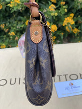 Load image into Gallery viewer, Louis Vuitton Favorite MM Monogram Chain Clutch Crossbody (DU0117)