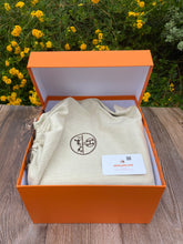 Load image into Gallery viewer, Hermès Birkin 25 Gold Epsom Palladium Hardware + Box + Dust Bag + CoA