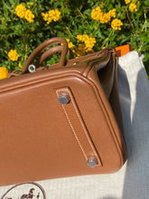 Load image into Gallery viewer, Hermès Birkin 25 Gold Epsom Palladium Hardware + Box + Dust Bag + CoA