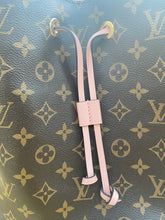 Load image into Gallery viewer, Louis Vuitton Neonoe Pink Monogram Shoulder Crossbody Bag (MI4127)