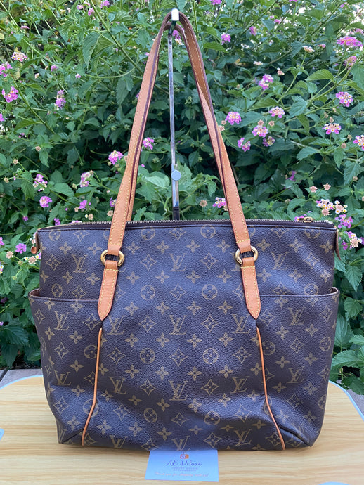 Louis Vuitton Totally MM Monogram Shoulder  Purse Handbag (MB4099)