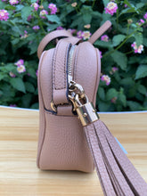 Load image into Gallery viewer, GUCCI Soho Disco Beige Calfskin Small Crossbody (0192)
