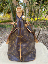 Load image into Gallery viewer, Louis Vuitton Palermo GM Monogram Hobo Bag (MI0110)