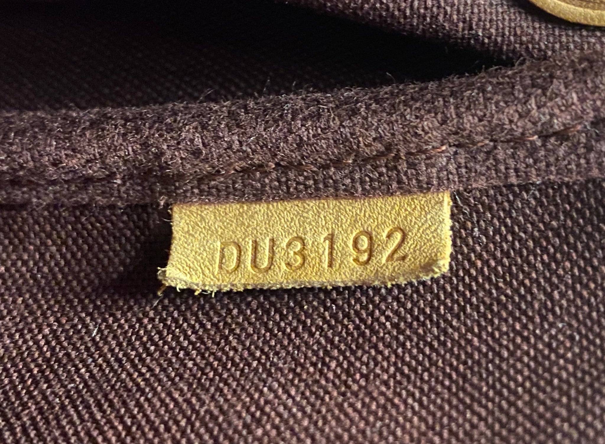 Louis Vuitton Favorite MM Monogram Clutch Purse (DU5112) – AE Deluxe LLC®