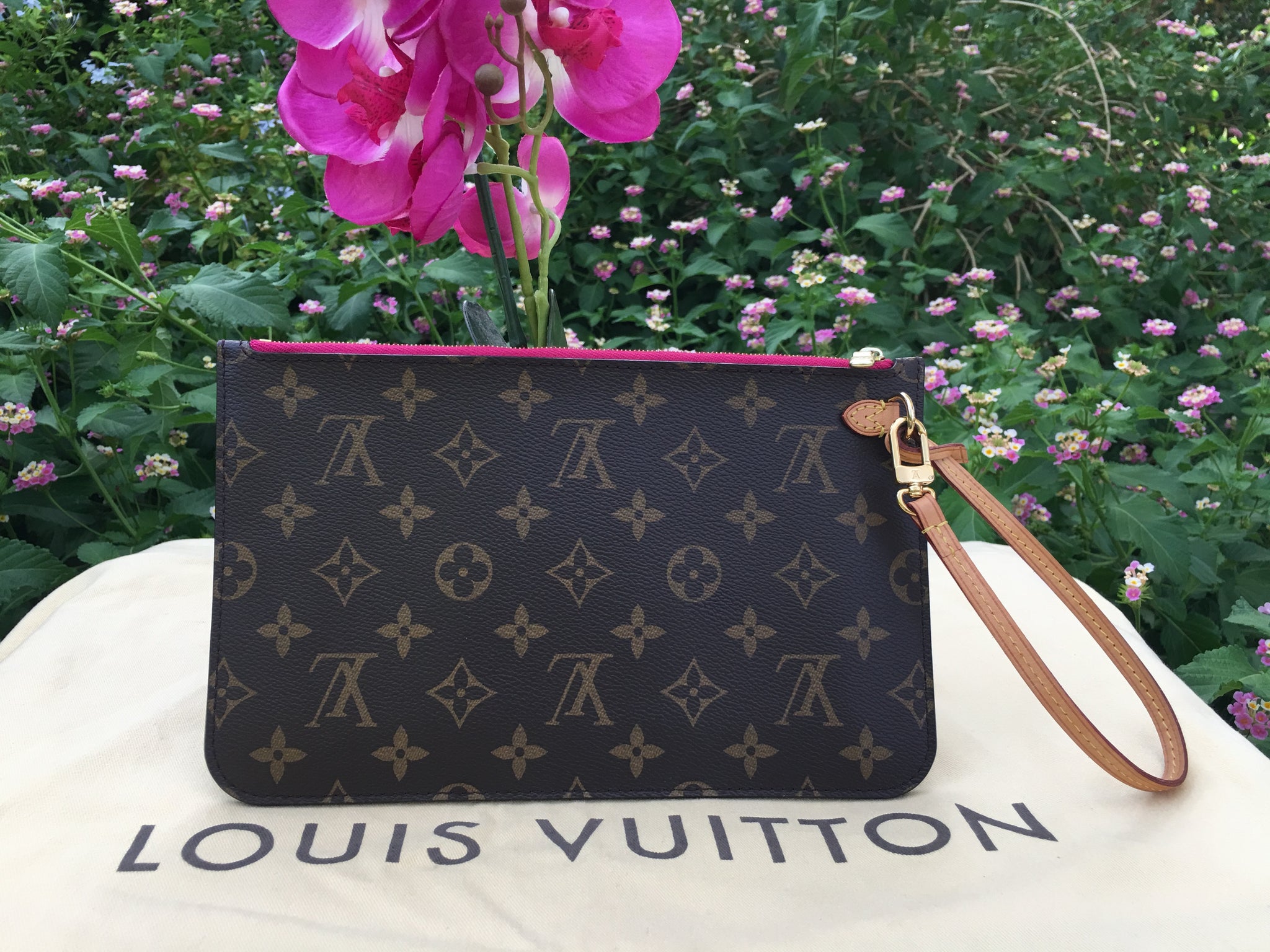 Louis Vuitton Neverfull MM/GM Cherry Wristlet (AR0166) – AE Deluxe