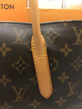 Load image into Gallery viewer, Louis Vuitton Raspail MM Monogram Shoulder Bag (SR1192)