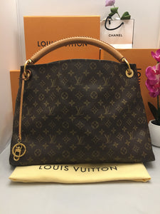 Louis Vuitton Artsy MM Monogram Hobo Bag (TX1108)