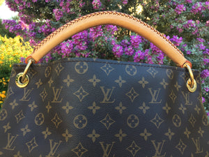 Louis Vuitton Artsy MM Monogram Hobo Bag (CA0141)
