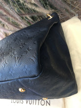 Load image into Gallery viewer, Louis Vuitton Artsy MM Empreinte Dark Navy Interior Hobo Shoulder Bag (TR0172)