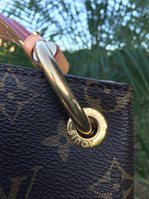Load image into Gallery viewer, Louis Vuitton Graceful MM Monogram Bag (SD4177)