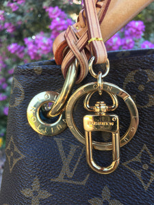 Louis Vuitton Artsy MM Monogram Hobo Bag (CA0141)