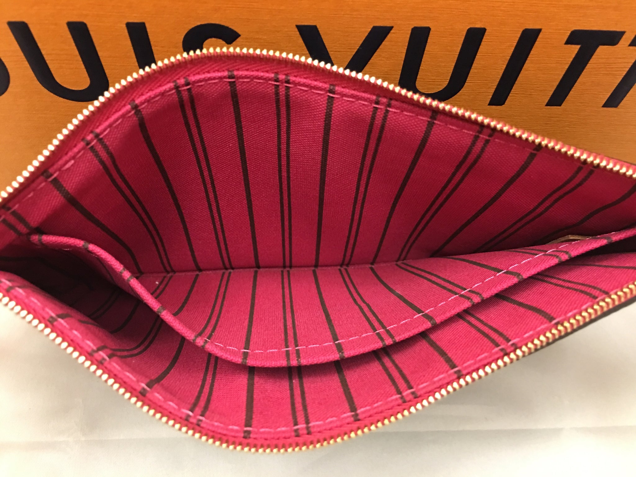 Louis Vuitton Neverfull Wristlet, Monogram with Hot Pink Interior, New, No  Dustbag GA003