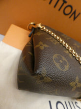 Load image into Gallery viewer, Louis Vuitton Pallas Noir Clutch Crossbody Bag