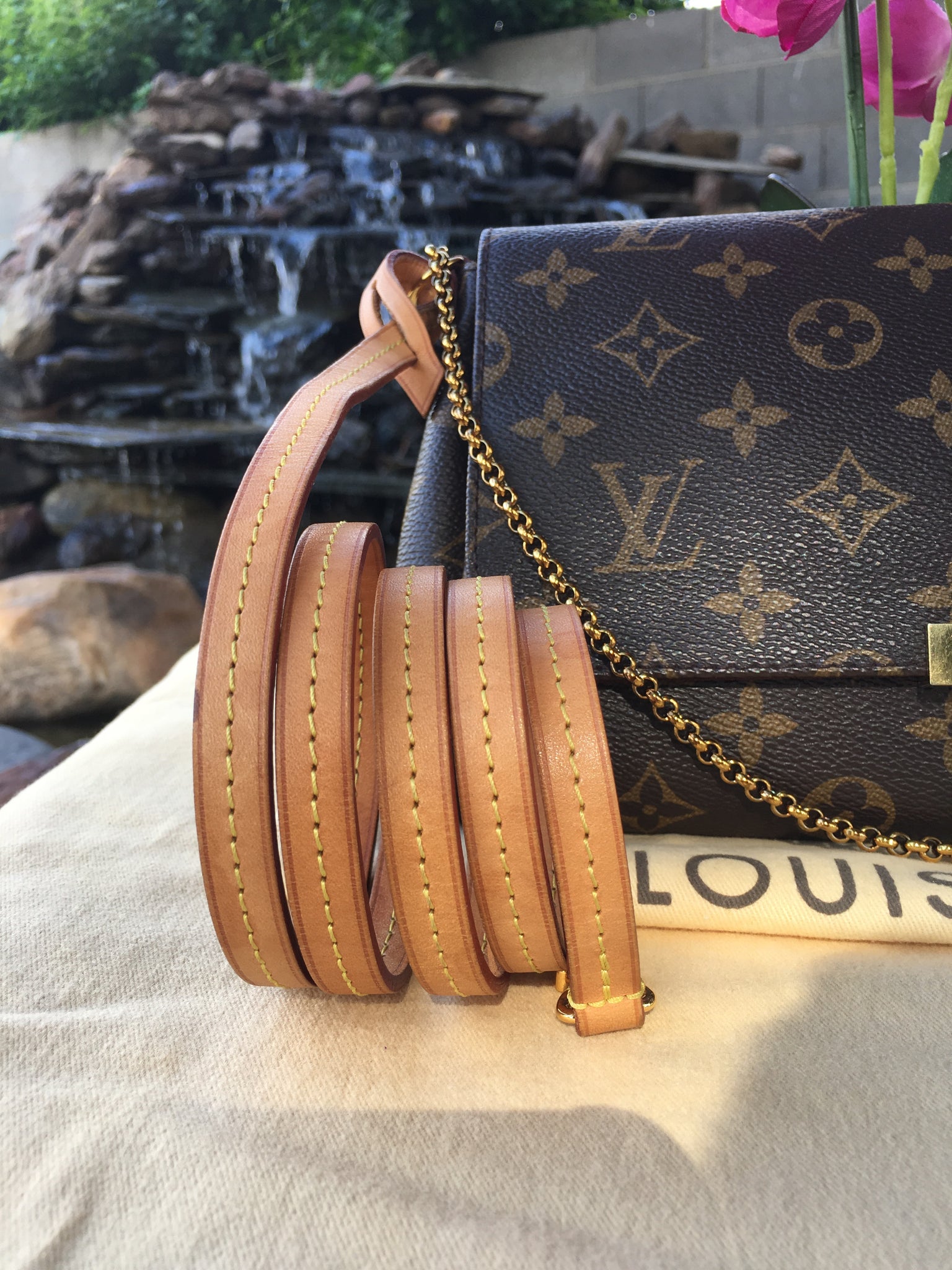 Louis Vuitton Favorite MM Monogram Crossbody Bag (SA1115) – AE Deluxe LLC®
