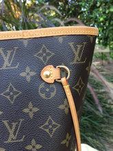 Load image into Gallery viewer, Louis Vuitton Neverfull MM Beige  Monogram Tote (CA0124)