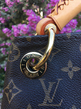 Load image into Gallery viewer, Louis Vuitton Artsy MM Monogram Hobo Bag (CA0141)