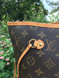 Louis Vuitton, Bags, Authentic Louis Vuitton Neverfull Mm With Pivione  Interior