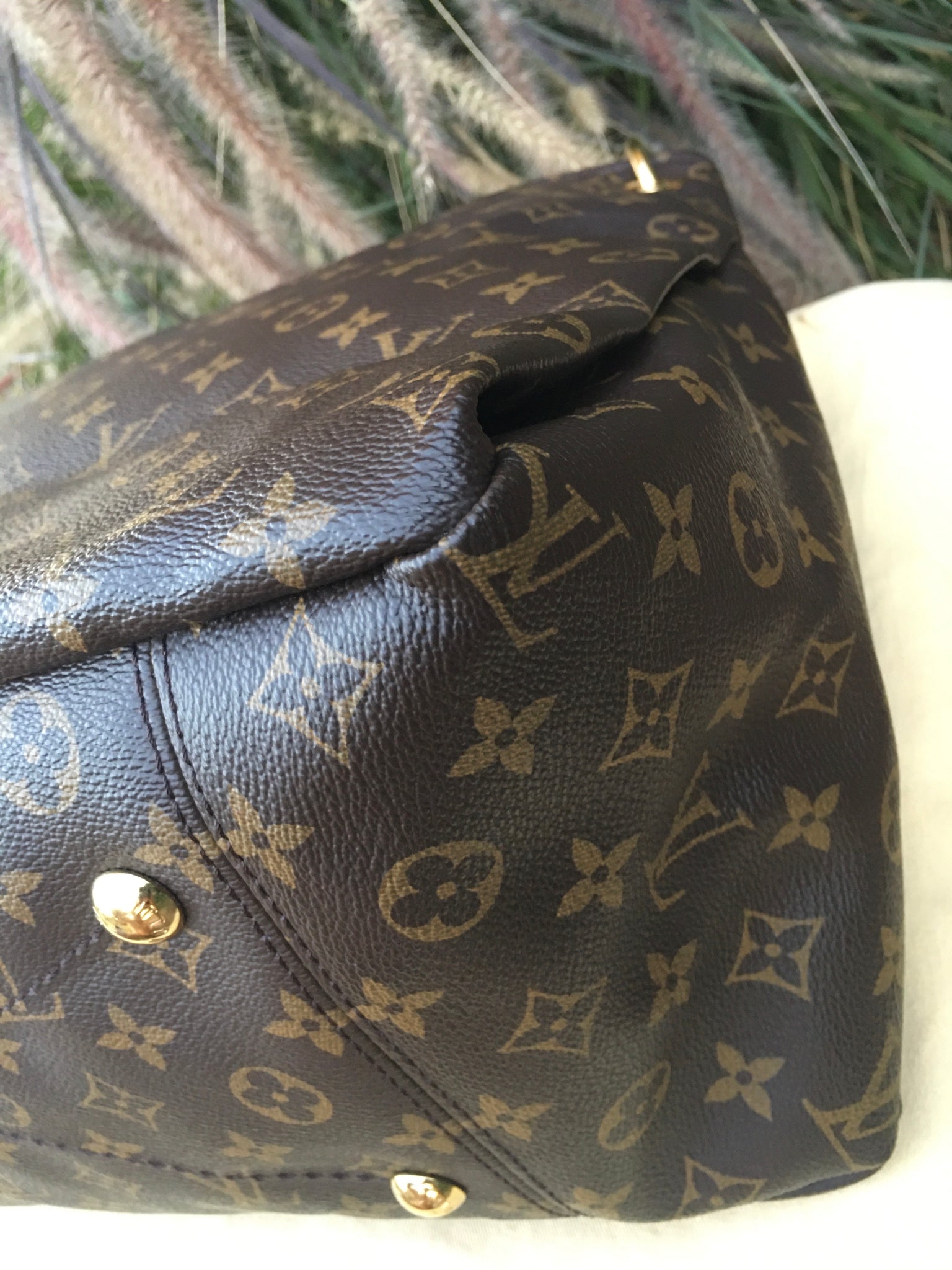 Louis Vuitton M40249 Monogram Canvas Artsy MM Hobo Shoulder Bag (CA3151)