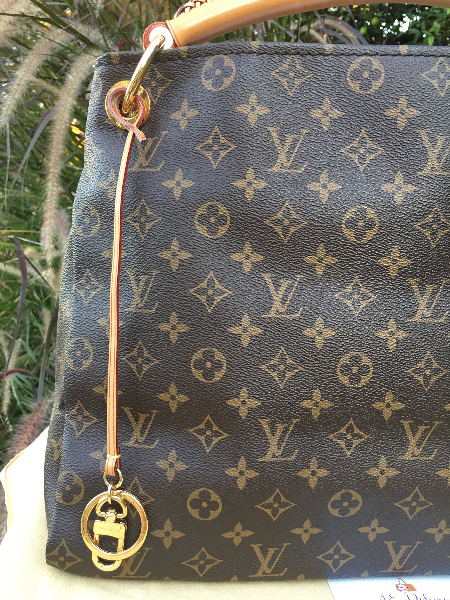 Louis Vuitton, Bags, Authentic Louis Vuitton Artsy Mm Monogram Canvas  Hobo Bag