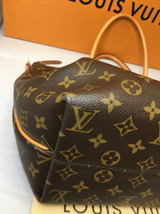 Louis Vuitton Turenne MM Monogram Bag (AH1125)