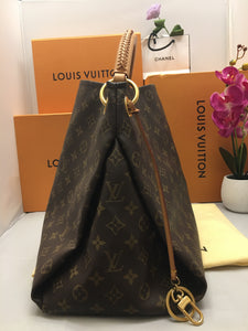 Louis Vuitton Artsy MM Monogram Hobo Bag (TX1108)