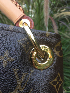 Louis Vuitton Artsy MM Monogram Hobo Shoulder Bag (CA1140)