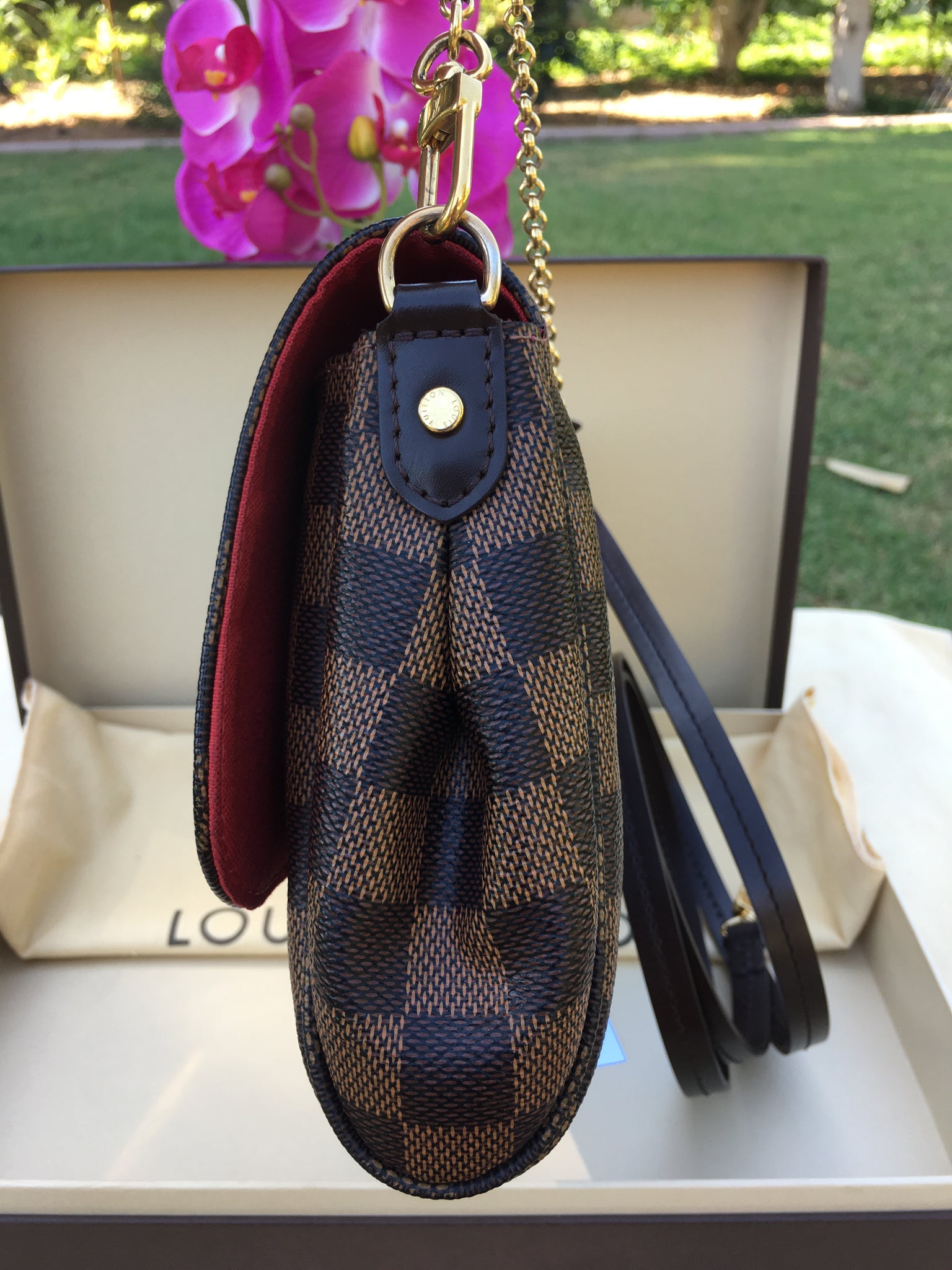 Louis Vuitton Favorite MM Damier Ebene Crossbody Bag (DU3164) – AE