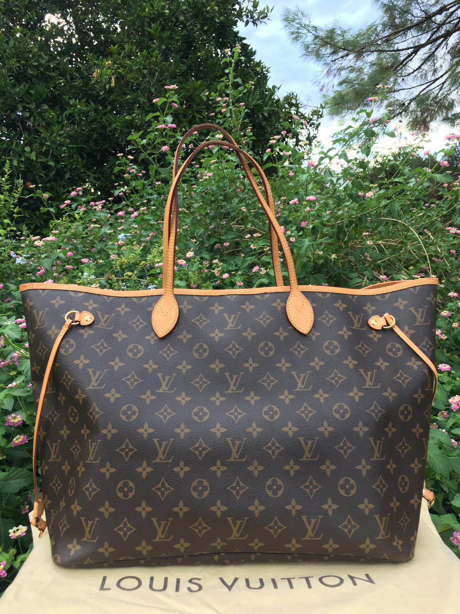 Louis Vuitton Monogram Neverfull GM with Pivone - A World Of Goods