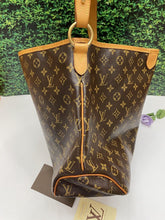 Load image into Gallery viewer, Louis Vuitton Delightful MM Monogram Beige Shoulder Bag (FL0111)