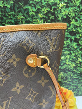 Load image into Gallery viewer, Louis Vuitton Neverfull MM Monogram Beige Shoulder Bag Tote
