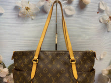 Load image into Gallery viewer, Louis Vuitton Totally MM Monogram Shoulder Purse Tote Bag (AR2160)