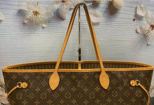 Load image into Gallery viewer, Louis Vuitton Neverfull GM Monogram Beige Tote Purse (SD3195)