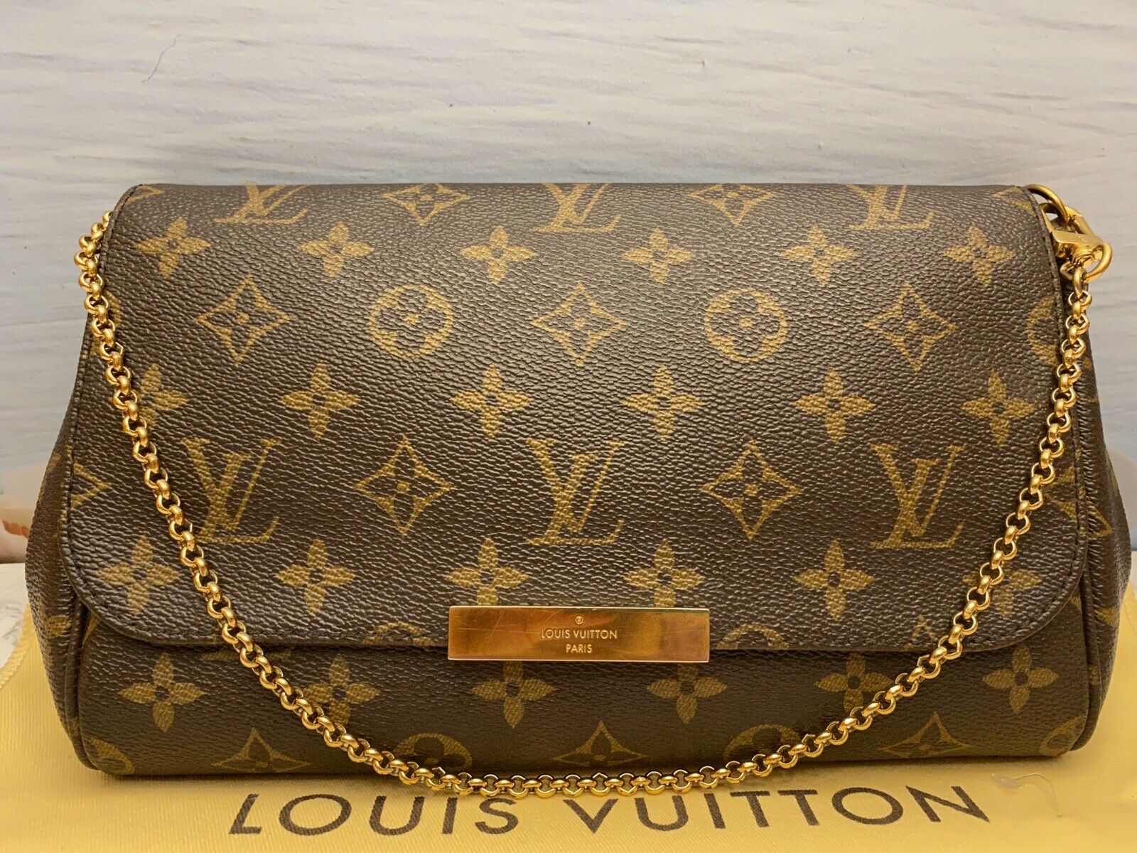 Louis Vuitton Favorite Monogram MM Burgundy Lining