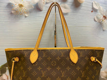 Load image into Gallery viewer, Louis Vuitton Neverfull MM Monogram Beige Tote (SA1190)