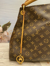Load image into Gallery viewer, Lous Vuitton Artsy MM Monogram Shoulder Bag Tote Purse (CA4170)