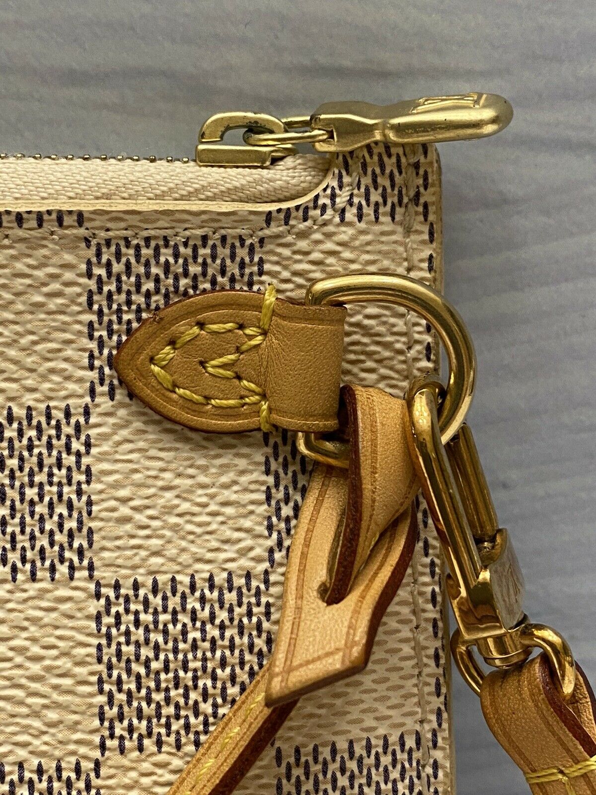 Louis Vuitton Neverfull Damier Azur Pouch Clutch Bag –