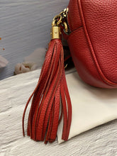 Load image into Gallery viewer, GUCCI Soho Disco Red Leather Crossbody Purse (0290)