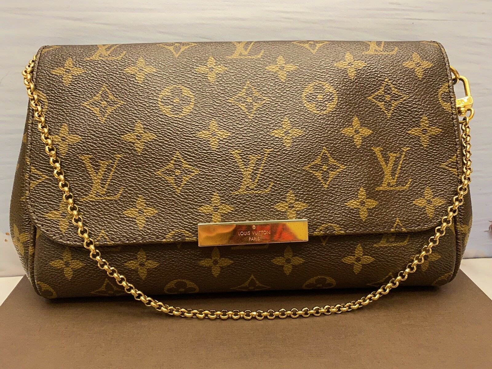 Louis Vuitton Favorite MM Monogram Bag (SD3194) – AE Deluxe LLC®