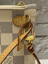 Load image into Gallery viewer, Louis Vuitton Neverfull MM/GM Damier Azur Wristlet/Pouch/Clutch(SD1124)