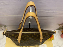 Load image into Gallery viewer, Louis Vuitton Totally MM Monogram Shoulder Bag Purse Tote (FL0151)