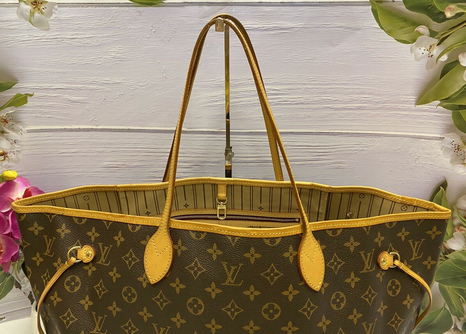 Louis Vuitton Neverfull GM Monogram Canvas Tote Bag with yellow interior