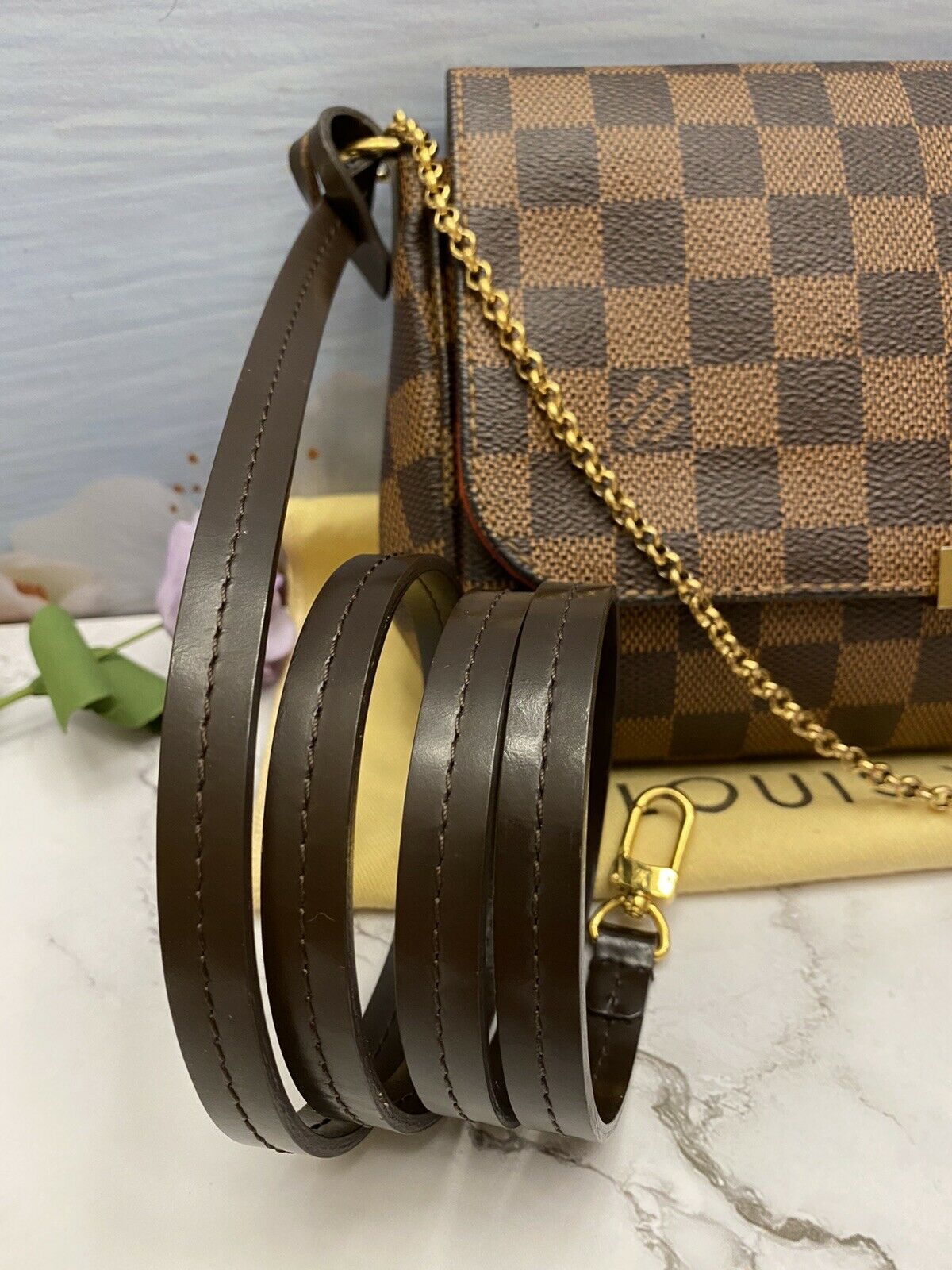 Louis Vuitton Favorite MM Damier Ebene Crossbody Bag (DU3164) – AE