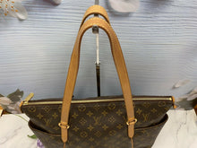 Load image into Gallery viewer, Louis Vuitton Totally MM Monogram Shoulder Tote Handbag (AR4161)
