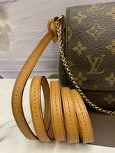 Load image into Gallery viewer, Louis Vuitton Favorite MM Monogram Clutch Purse (SA2133)