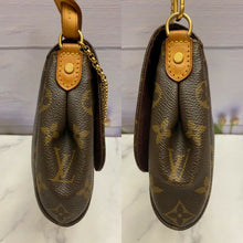 Load image into Gallery viewer, Louis Vuitton Favorite MM Monogram Clutch Purse (SA2133)