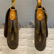 Load image into Gallery viewer, Louis Vuitton Favorite MM Monogram Chain Clutch Crossbody (SA4123)