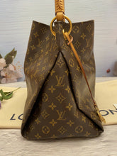 Load image into Gallery viewer, Louis Vuitton Artsy MM Monogram Shoulder Bag Tote Purse (CA4170)