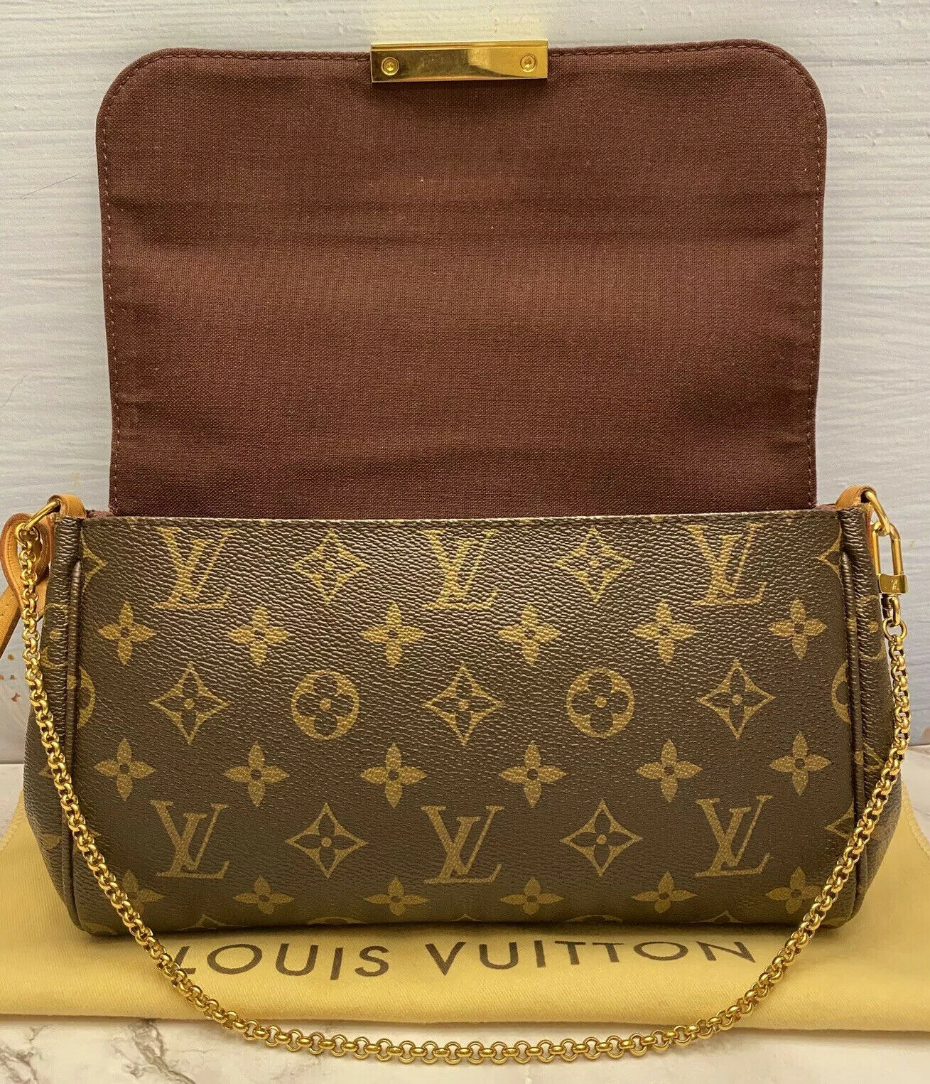 Louis Vuitton Monogram Canvas Favorite MM Shoulder Bag (SHF-RZu5fL) – LuxeDH