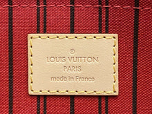 Load image into Gallery viewer, Louis Vuitton Neverfull MM/GM Monogram Clutch (AR2125)